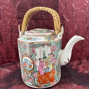 A.C.F Japanese Porcelain Ware Hand Decorated Hong Kong Rose Medallion Teapot EUC